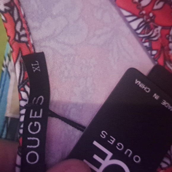 OUGES Long Red Flower V Neck Dress NWT size Xlarge P2P 40" HAS POCKETS!! - Picture 3 of 4